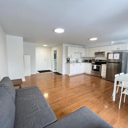 Letitia Heights !B Spacious And Quiet Private Bedroom With Shared Bathroom Barrie Kültér fotó