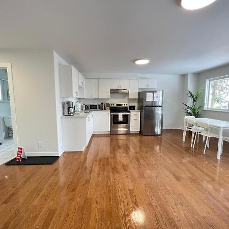 Letitia Heights !B Spacious And Quiet Private Bedroom With Shared Bathroom Barrie Kültér fotó