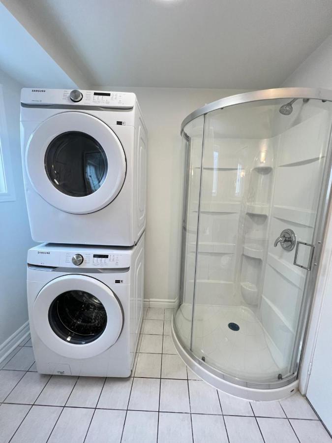 Letitia Heights !B Spacious And Quiet Private Bedroom With Shared Bathroom Barrie Kültér fotó