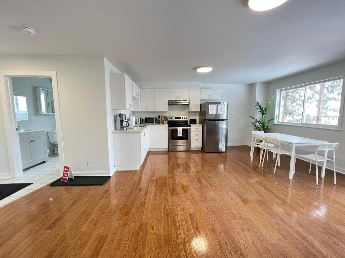 Letitia Heights !B Spacious And Quiet Private Bedroom With Shared Bathroom Barrie Kültér fotó