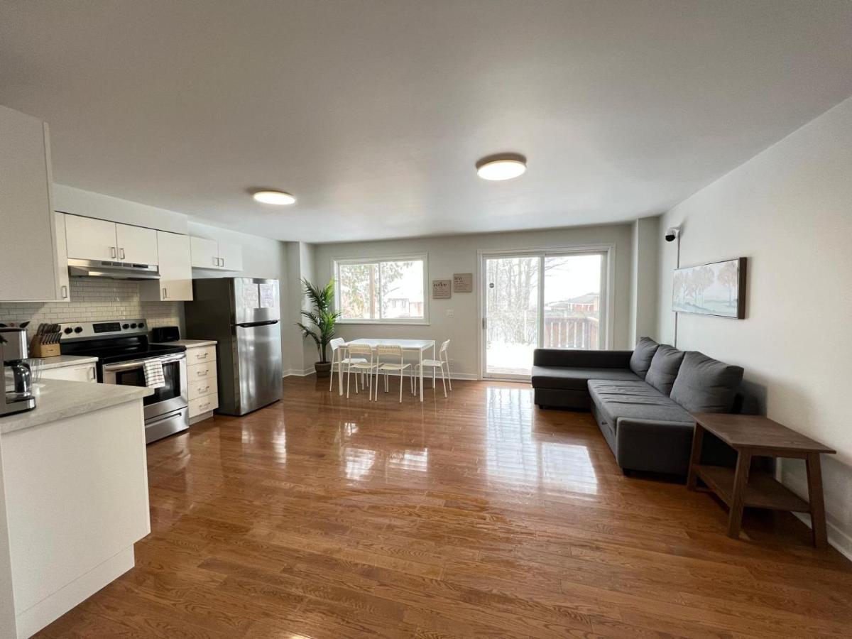 Letitia Heights !B Spacious And Quiet Private Bedroom With Shared Bathroom Barrie Kültér fotó