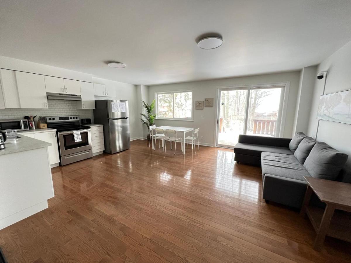 Letitia Heights !B Spacious And Quiet Private Bedroom With Shared Bathroom Barrie Kültér fotó