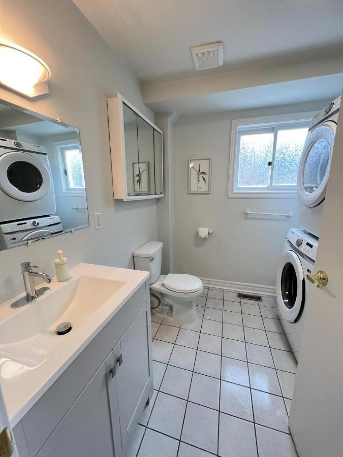 Letitia Heights !B Spacious And Quiet Private Bedroom With Shared Bathroom Barrie Kültér fotó
